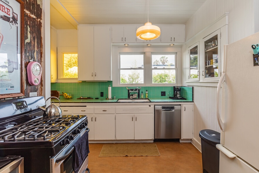 More Photos Of 1231 Abbot Kinney Blvd, Venice General Retail For Lease