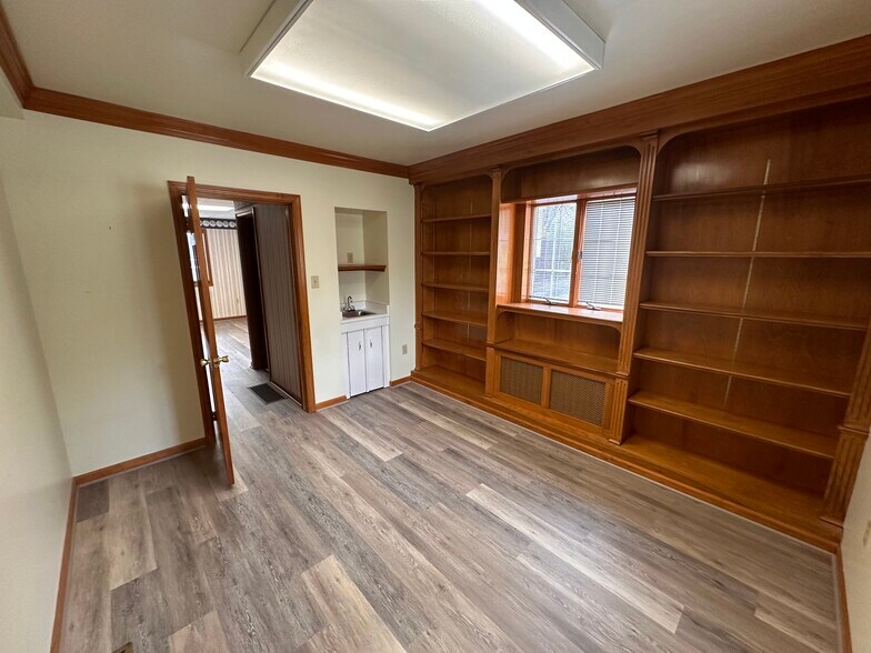 More Photos Of 4499 Mt Royal Blvd, Allison Park Office For Sale