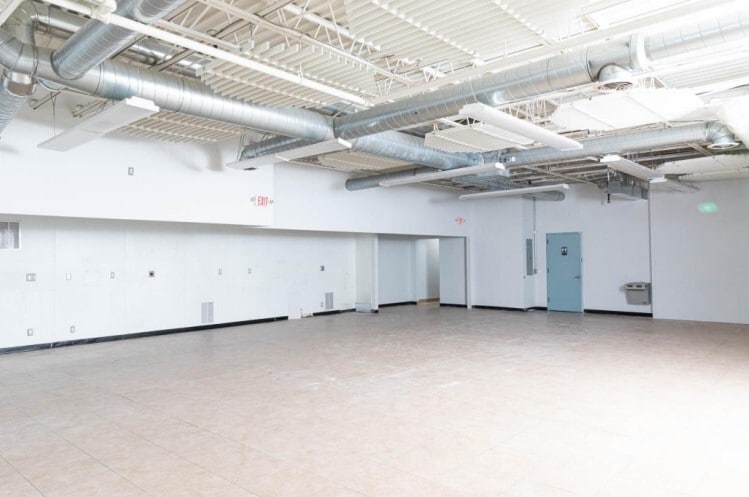 More Photos Of 633 Hope St, Stamford Warehouse For Lease