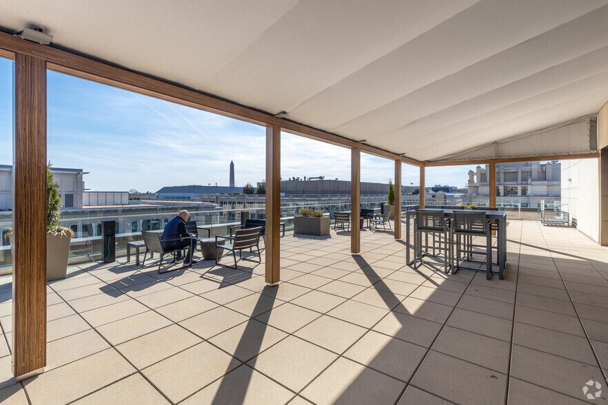 More Photos Of 1155 F St NW, Washington Office For Lease