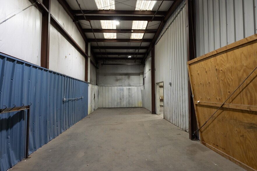More Photos Of 901 SW 4th Ave, Amarillo Warehouse For Lease