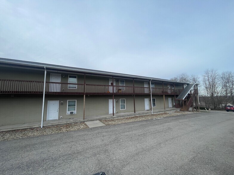 More Photos Of 321 Grove City Rd, Slippery Rock Apartments For Sale