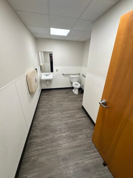 More Photos Of 397 N 9th Ave, Scranton Medical For Sale