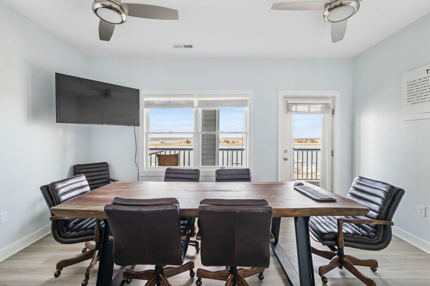 More Photos Of 103 Palm Blvd, Isle Of Palms Office For Sale
