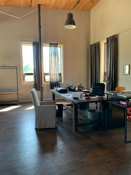 More Photos Of 827 Glenside Ave, Wyncote Light Distribution For Lease