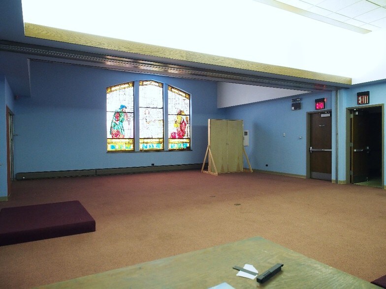 More Photos Of 329-331 S York Rd, Bensenville Daycare Center For Lease