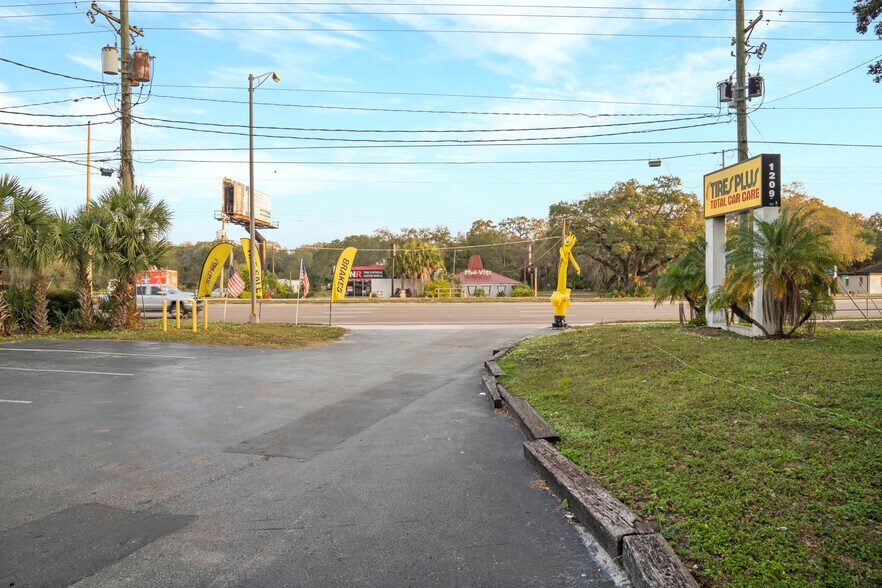 More Photos Of 1209 W Brandon Blvd, Brandon Auto Repair For Sale