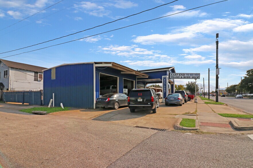 More Photos Of 1106 Wayside Dr, Houston Auto Repair For Sale