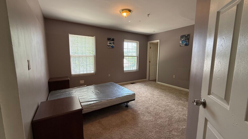 More Photos Of 5212 Astor Pl SE, Washington Assisted Living For Lease