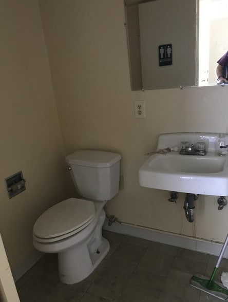 More Photos Of 9849 Flower St, Bellflower Storefront Retail Office For Lease