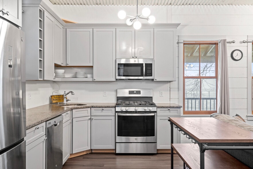 More Photos Of 10 Leeds Junction Rd, Leeds Winery Vineyard For Sale