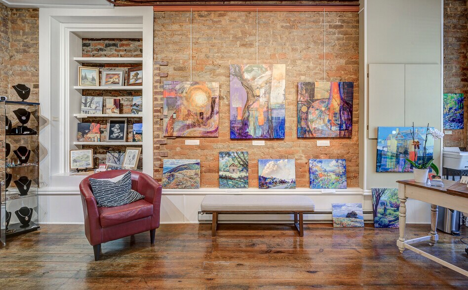 More Photos Of 107 E Main St, Jonesborough Storefront For Sale