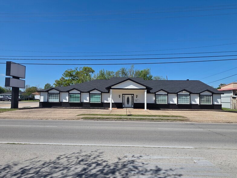 More Photos Of 512 Uvalde Rd, Houston Office For Lease