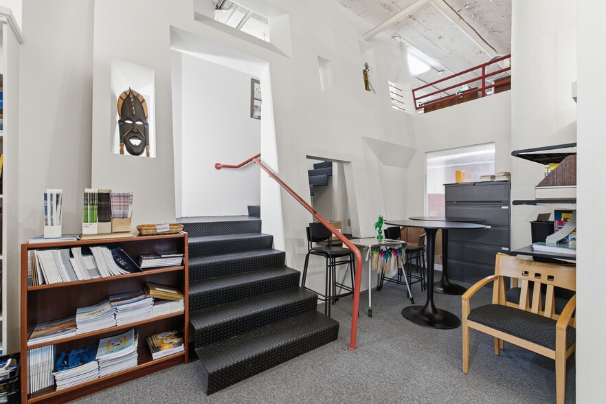 More Photos Of 1314 NW Irving St, Portland Apartments For Sale