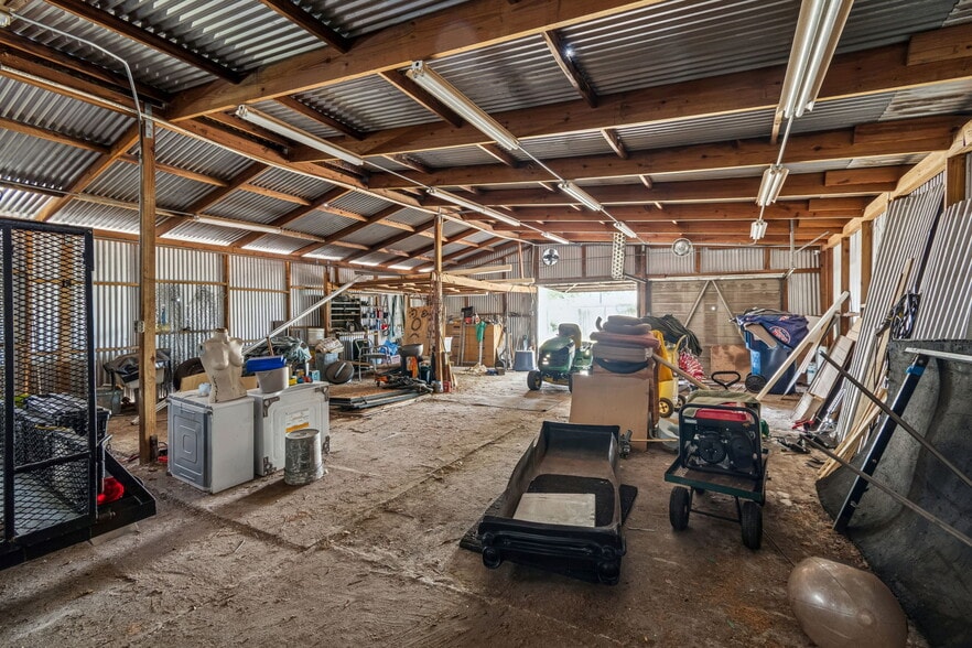 More Photos Of 8710 Greenwood Ave, Tampa Auto Repair For Sale