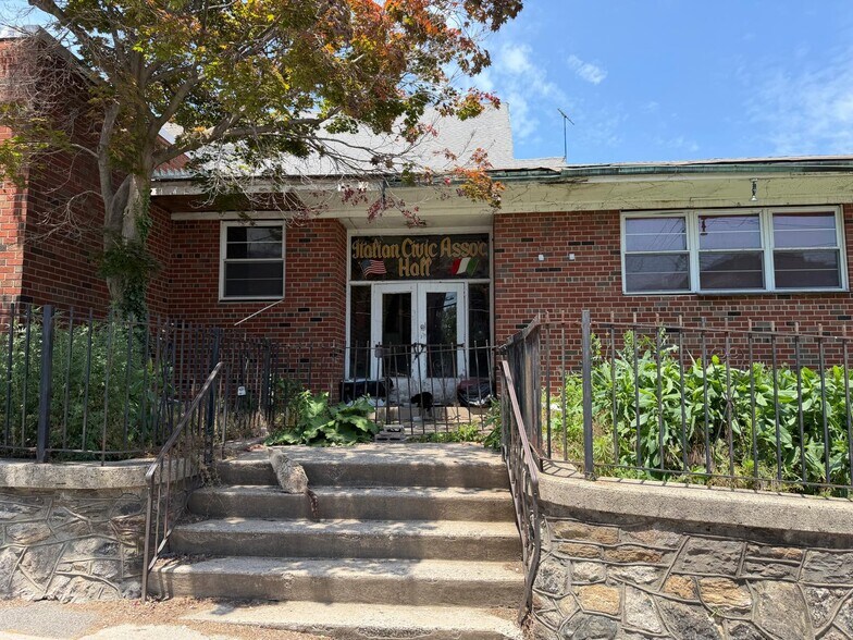 Primary Photo Of 208 N 5th Ave, Mount Vernon Specialty For Sale