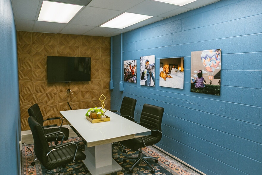 More Photos Of 104-108 W 31st St, Garden City Office For Lease