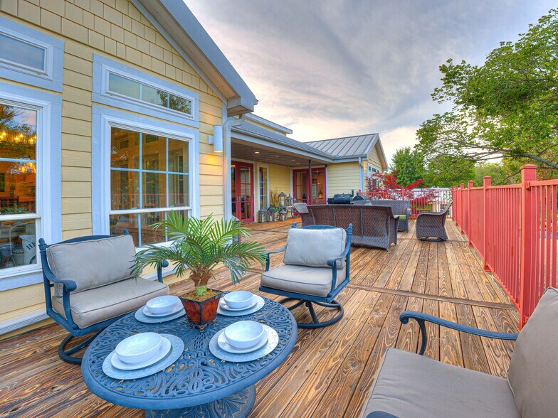 More Photos Of 18509 Brangus Rd, Shawnee Specialty For Sale