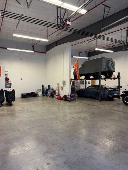 More Photos Of 345-355 Compass Cir, North Kingstown Warehouse For Sale