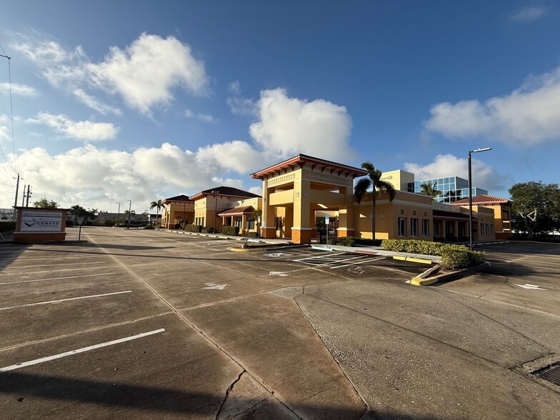 More Photos Of 801-829 Atlantic Ave, Cocoa Beach Storefront Retail Office For Lease