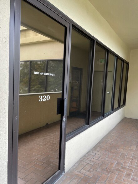 More Photos Of 695 Oak Grove Ave, Menlo Park Medical For Sale