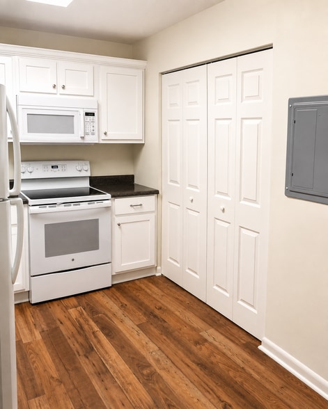 More Photos Of 301 Mary Ln, Warner Robins Apartments For Sale