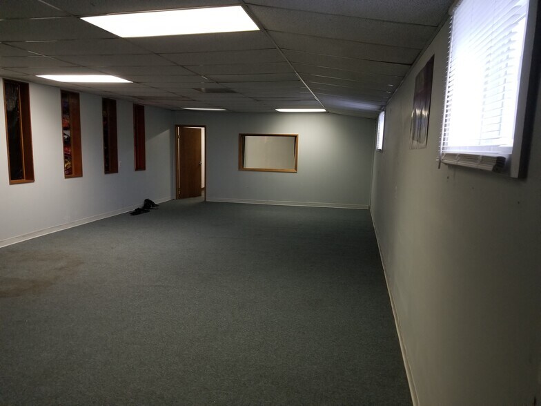 More Photos Of 19635 SW Tualatin Valley Hwy, Beaverton Medical For Lease