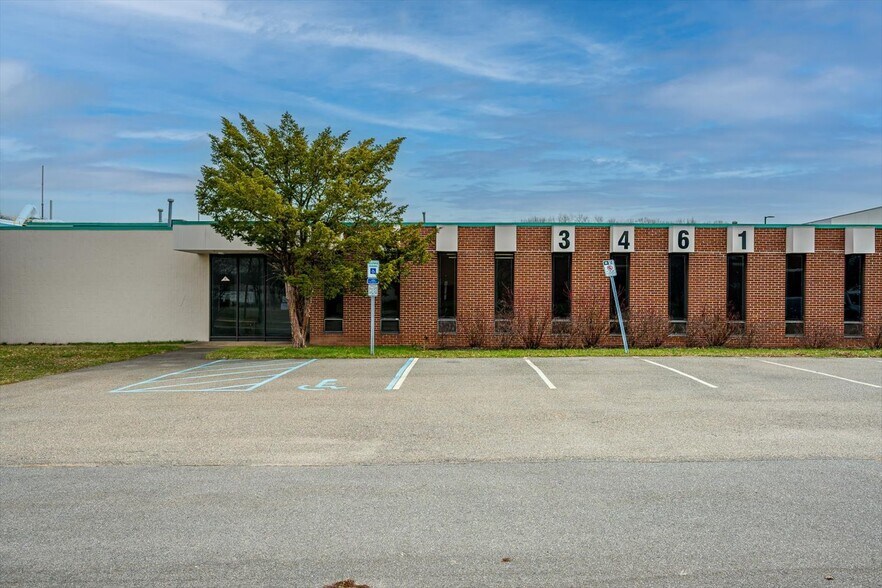More Photos Of 3461 S Clinton Ave, South Plainfield Manufacturing For Lease