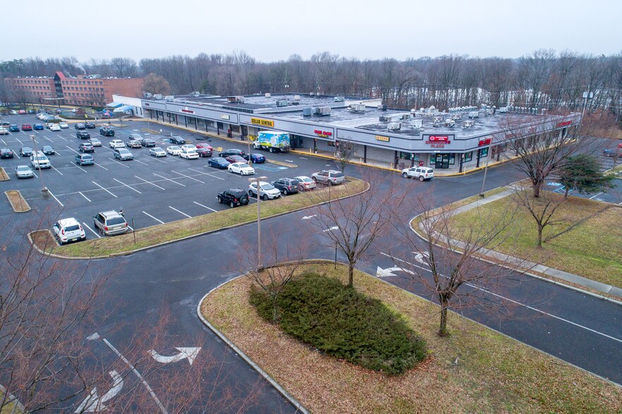 835 E Clements Bridge Rd, Runnemede, NJ 08078 Storefront Retail