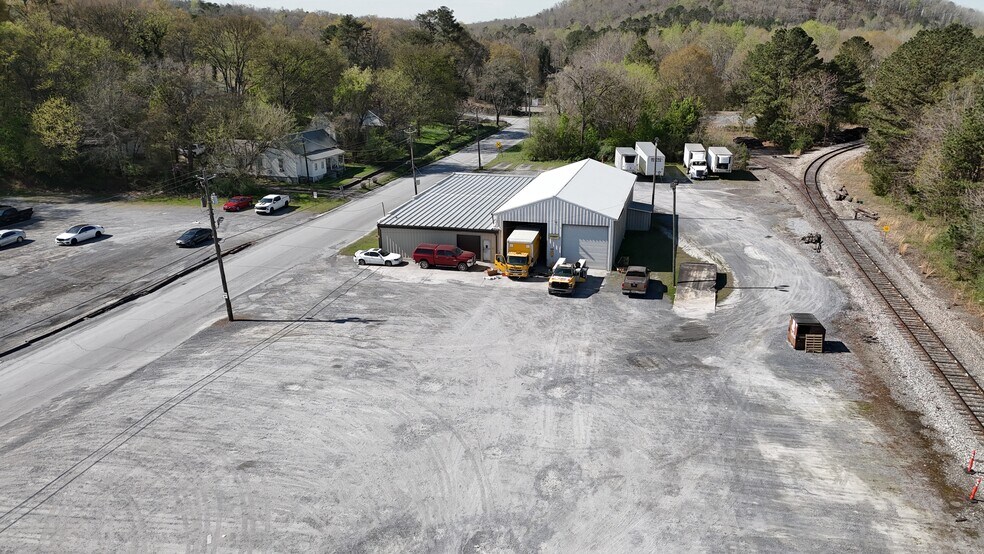 More Photos Of 303 S Marble St, Rockmart Warehouse For Lease