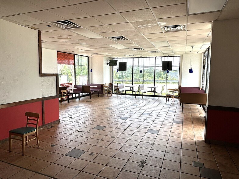 More Photos Of 209 Loews Dr, North Versailles Fast Food For Sale