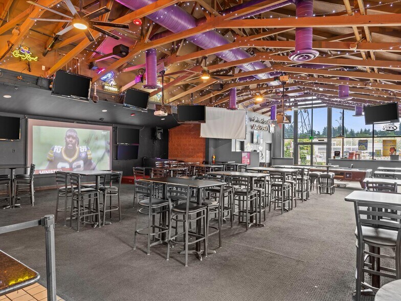 More Photos Of 14417 124th Ave NE, Kirkland Bar For Sale