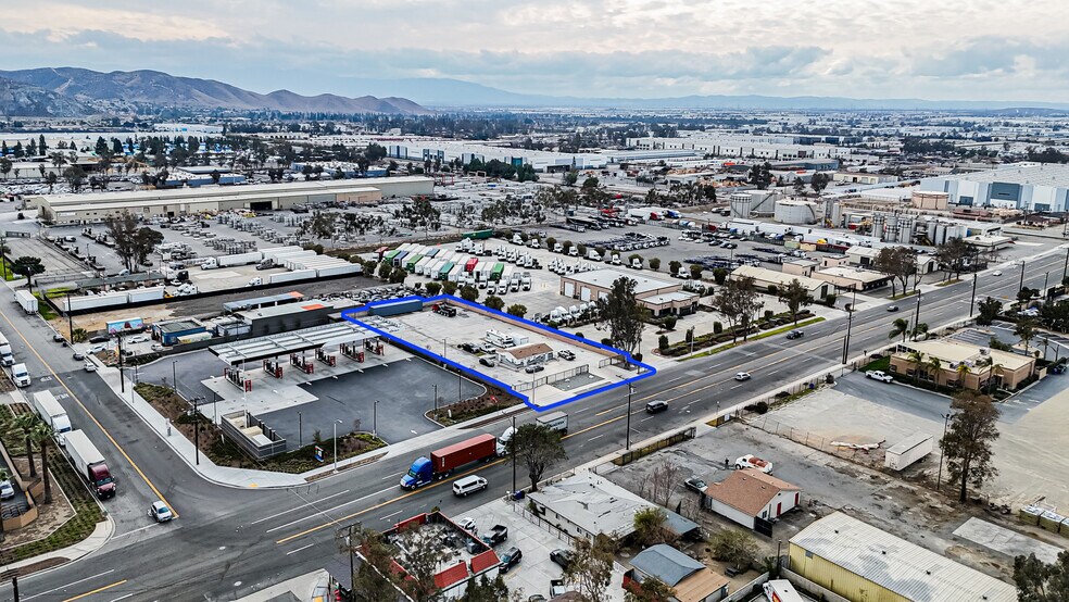 More Photos Of 15059 Slover Ave, Fontana Office For Lease