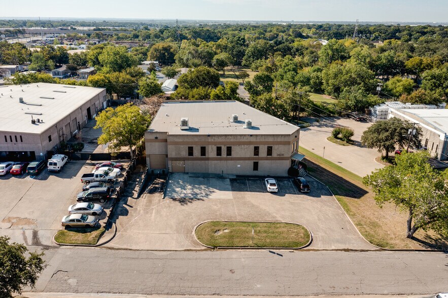More Photos Of 3626 Kim Dr, Irving Industrial For Lease