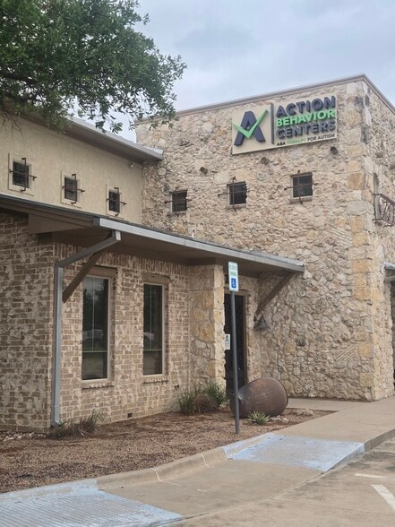 More Photos Of 8700 US Highway 380, Cross Roads Coworking Space