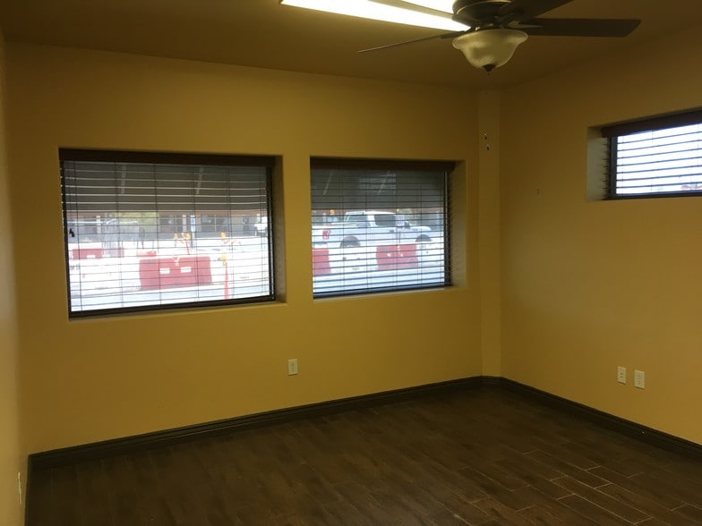 More Photos Of 920 E Main St, Mesa Office For Lease