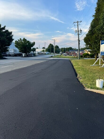 More Photos Of 7 Bellecor Dr, New Castle Warehouse For Lease