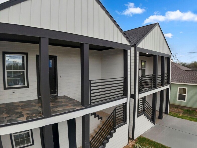 More Photos Of 428 Rhode Island st, Houston Apartments For Sale