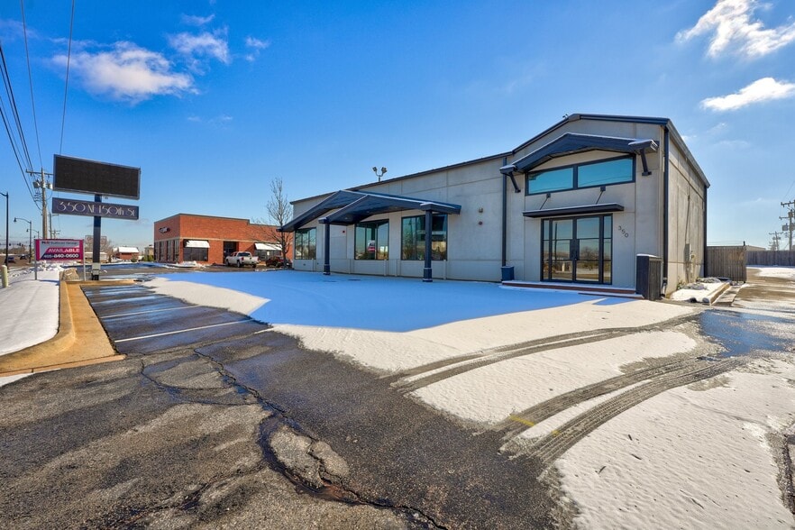 Primary Photo Of 350 NE 150th St, Edmond General Retail For Sale