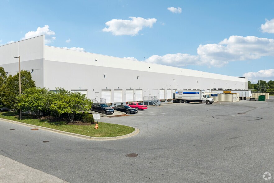 More Photos Of 1901 62nd St, Rosedale Warehouse For Lease