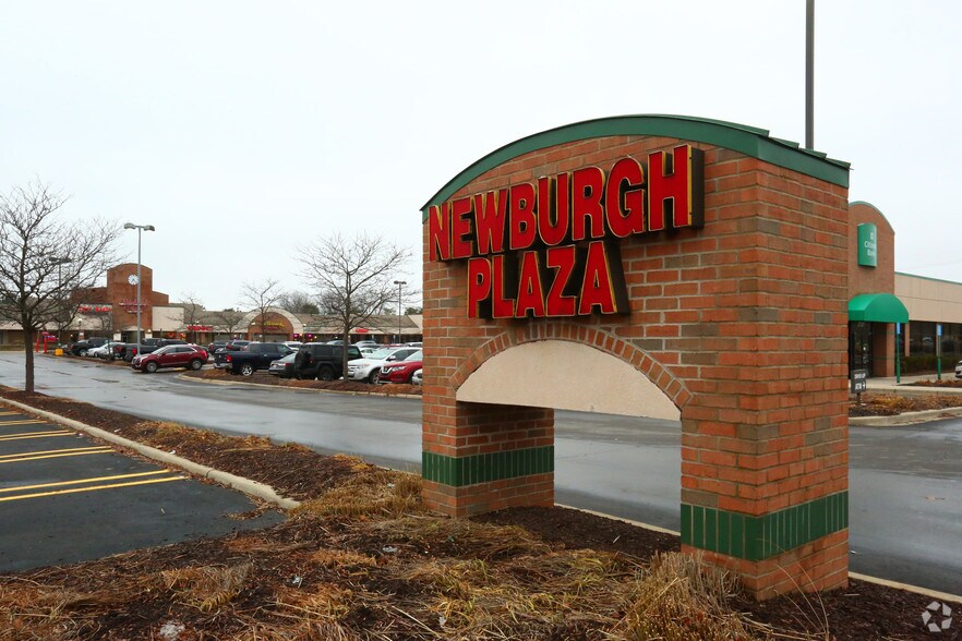 More Photos Of 37083-37399 6 Mile Rd, Livonia Unknown For Lease