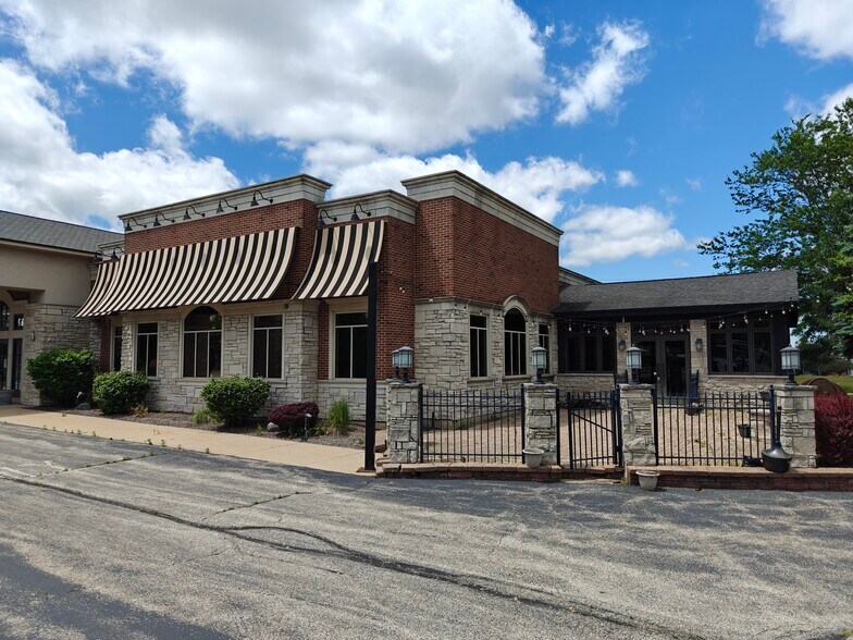 More Photos Of 1501 S IL Route 31, Mchenry Restaurant For Lease
