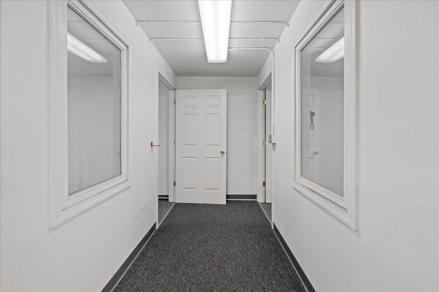 More Photos Of 980 Deere St, Fairbanks Warehouse For Sale