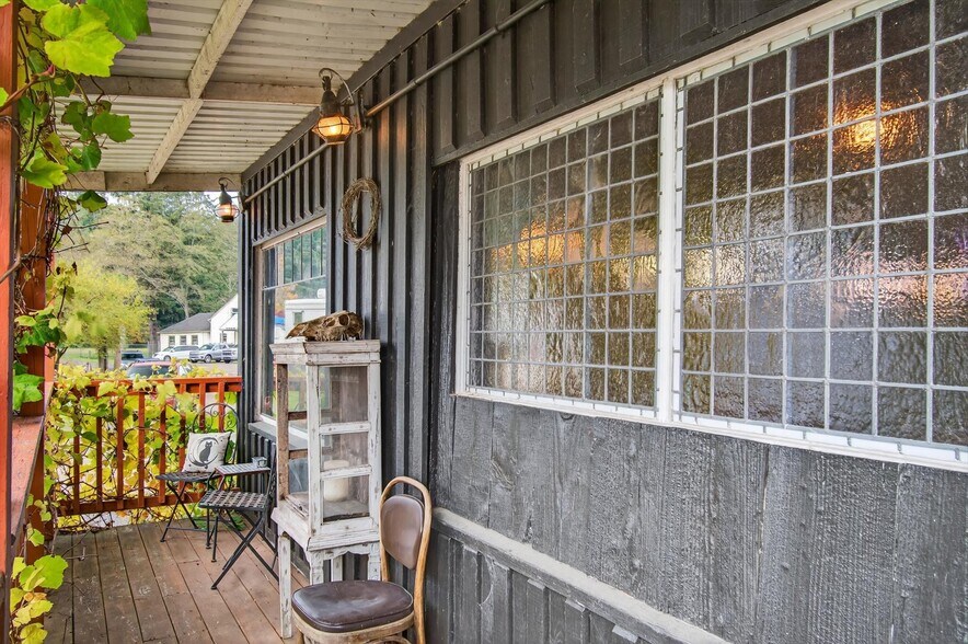 More Photos Of 8 Fairgrounds Rd, Skamokawa Restaurant For Sale