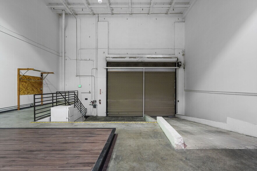 More Photos Of 7620 NW 25th St, Miami Distribution For Sale