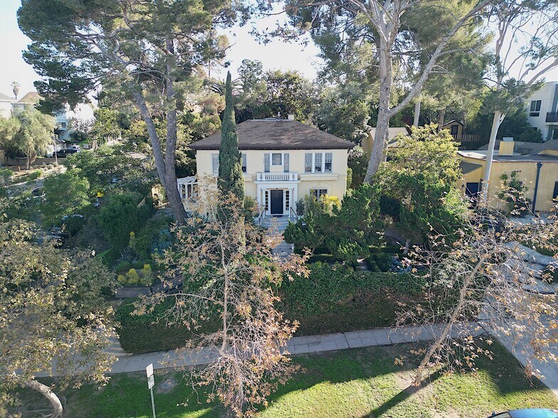 More Photos Of 200-208 S Westmoreland Ave, Los Angeles Multifamily For Sale