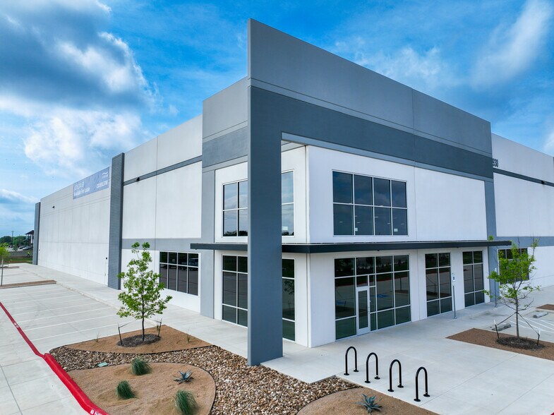 Primary Photo Of 5390 Freeport Rd, Von Ormy Manufacturing For Sale