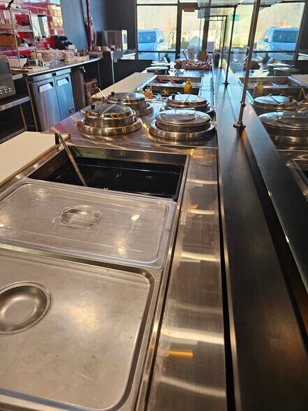 More Photos Of 1287 N Canyon Creek Pky, Spanish Fork General Retail For Lease