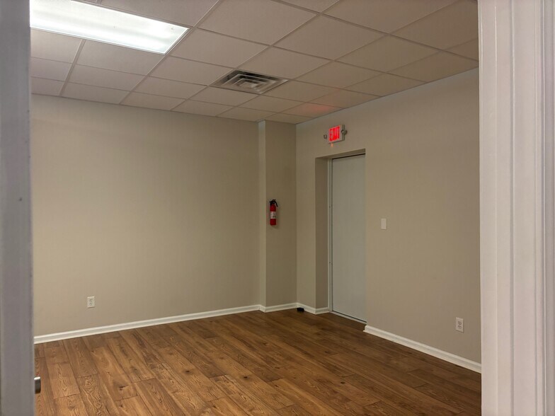 More Photos Of 205 S Academy St, Richlands General Retail For Lease