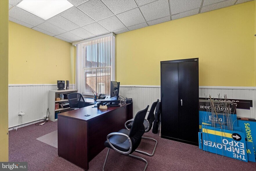 More Photos Of 37-45 E Boscawen St, Winchester Office For Sale